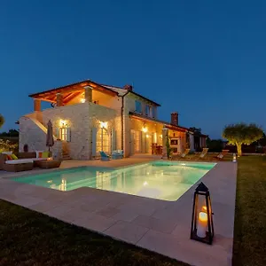 Rajski Dvori Villa