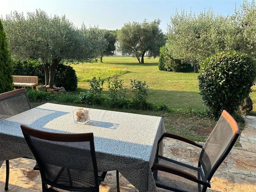 Apartament App Trinodis Bašanija