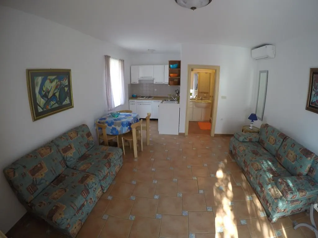 Apartament App Trinodis Bašanija 0*,
