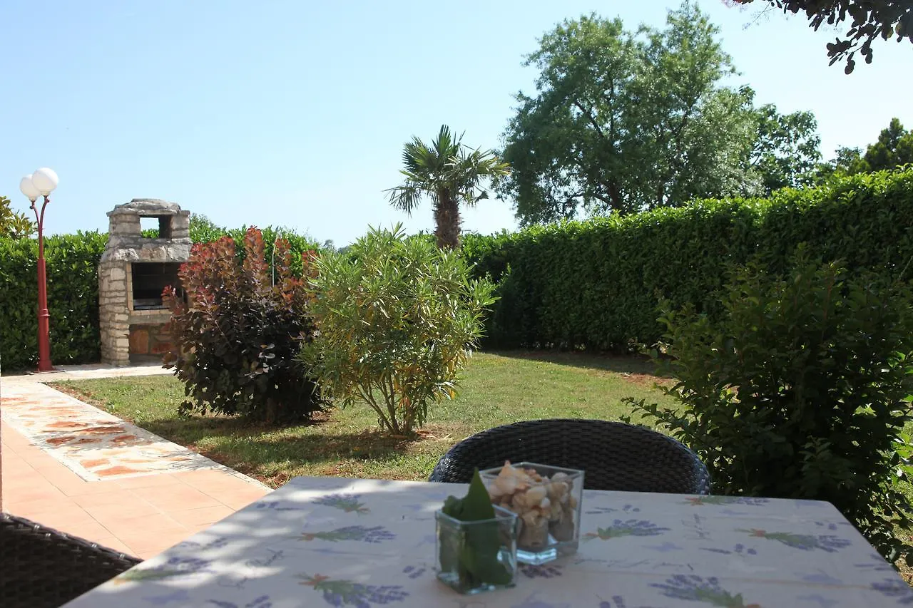 Apartament App Trinodis Bašanija 0*,
